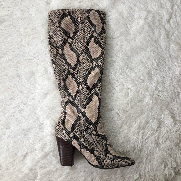 CROWN & IVY • Azalea Snake Skin Animal Pattern Stacked Heel Boots Size 9.5 - Picture 11 of 16